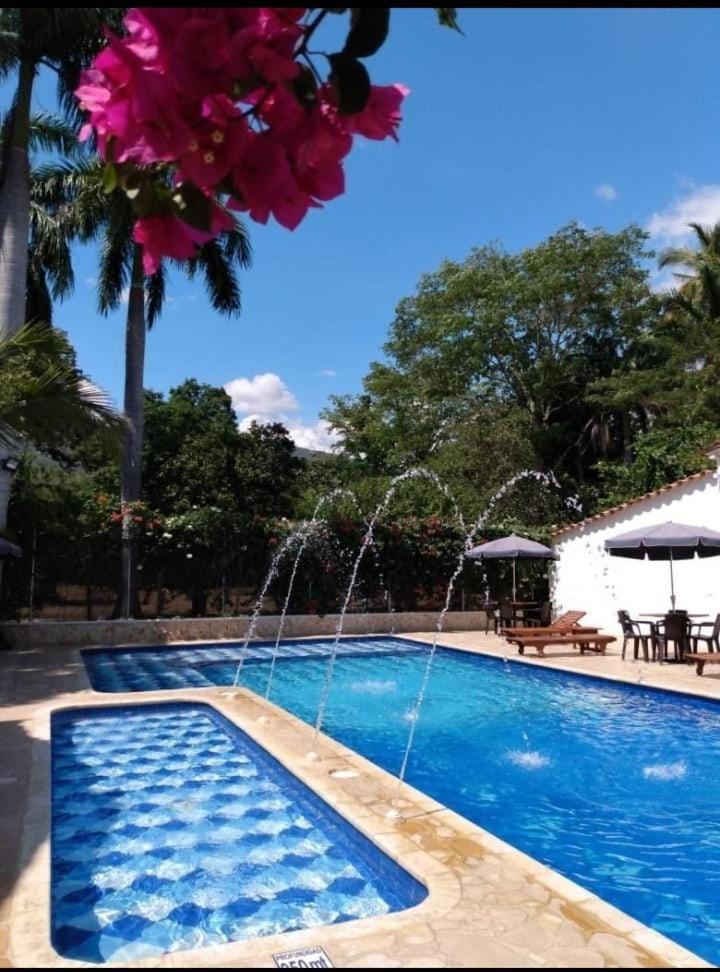 Hotel Y Restaurante Bienmesabe Santa Fe de Antioquia Exterior photo